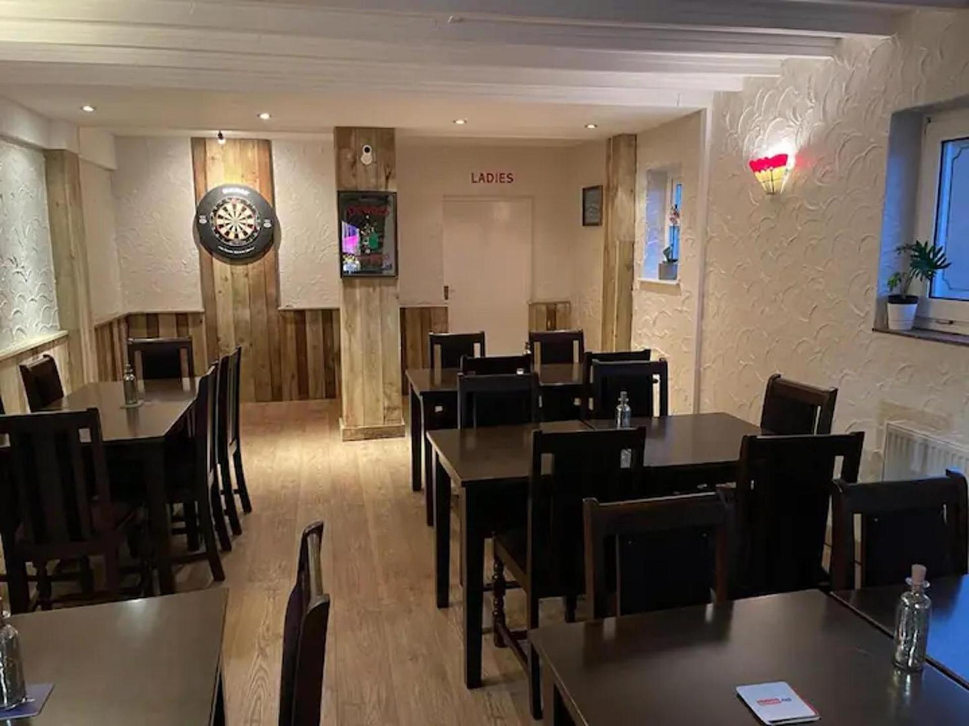 2 Bed-Sleeps 4-Sea View-Pet Friendly-Parking Apartman Llanelli Kültér fotó