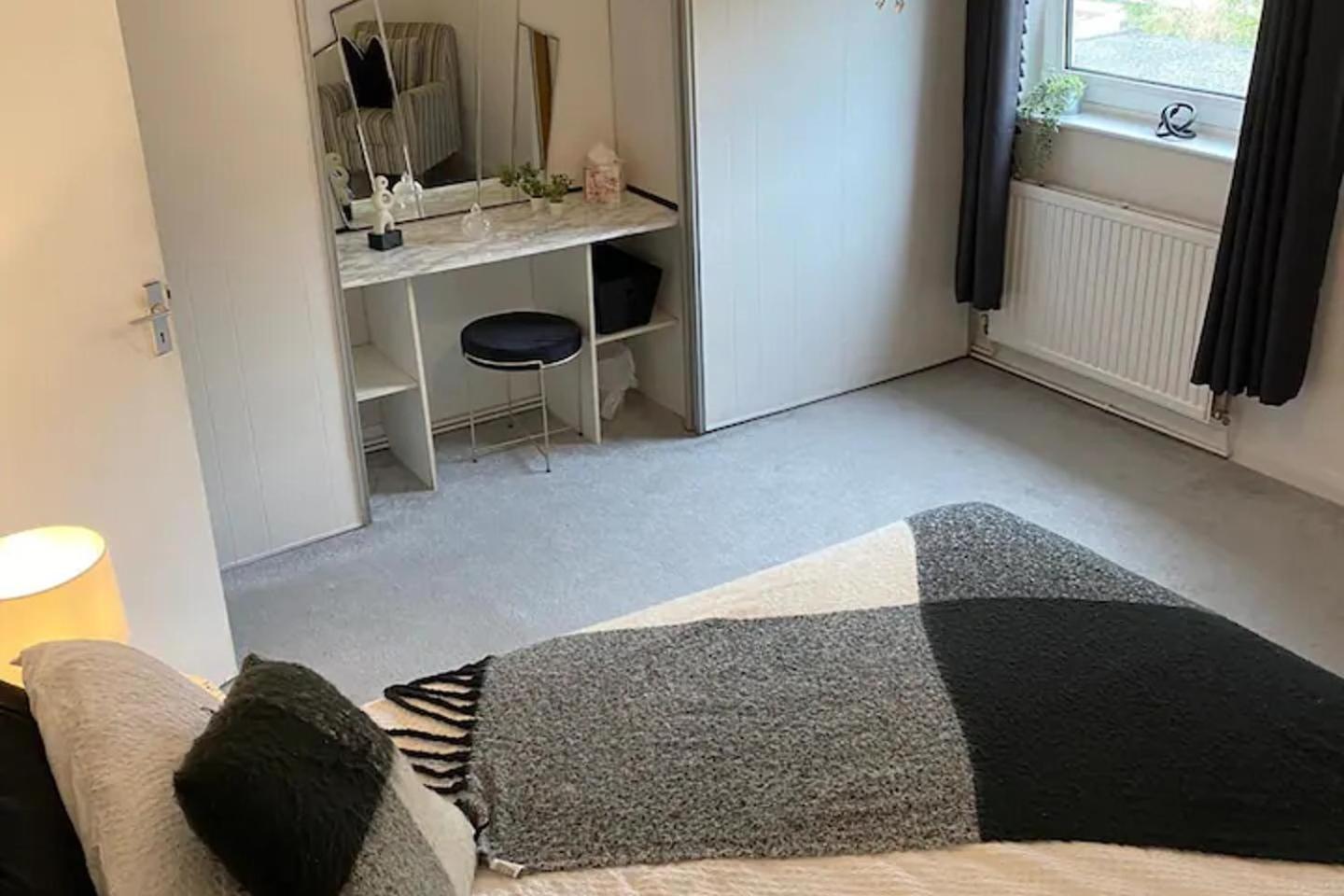 2 Bed-Sleeps 4-Sea View-Pet Friendly-Parking Apartman Llanelli Kültér fotó